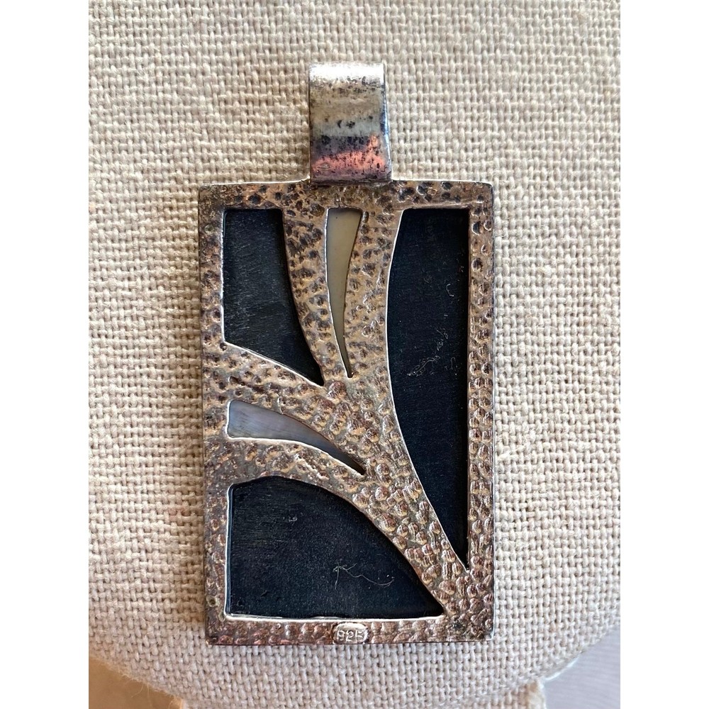 Elegant Black and Silver Pendant Necklace - Picture 3 of 6